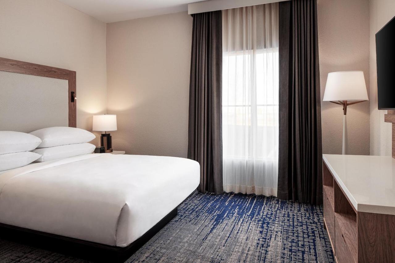 เชอราตัน ริชมอนด์ แอร์พอร์ต โฮเต็ล Hotel แซนด์สตัน ภายนอก รูปภาพ